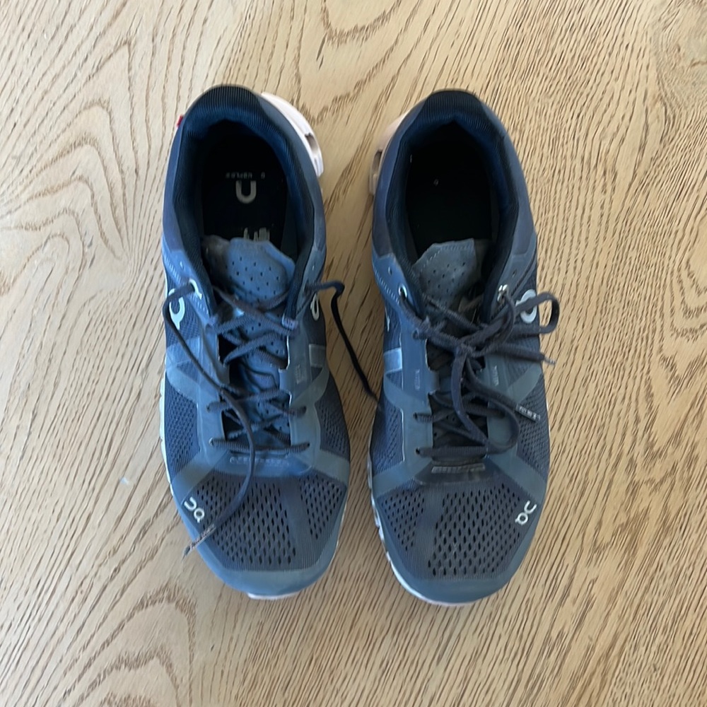 Oncloud speedboard womens 8 shoes